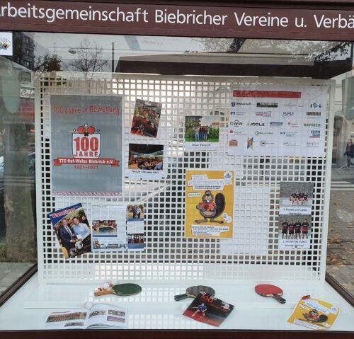 RWB präsentiert sich im Schaukasten der Biebricher Vereine