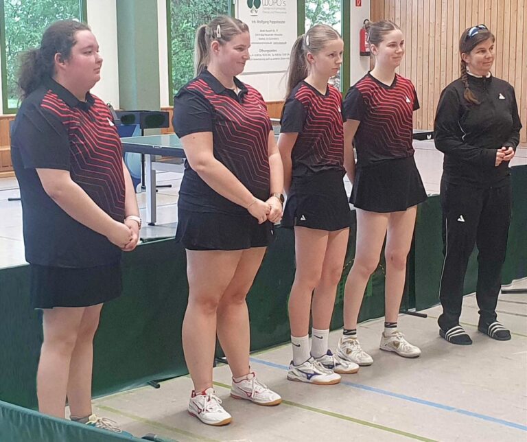 Vizemeisterschaft nach einer Saison voller Kämpferherz: TTC RWB Damen krönt starke Spielzeit
